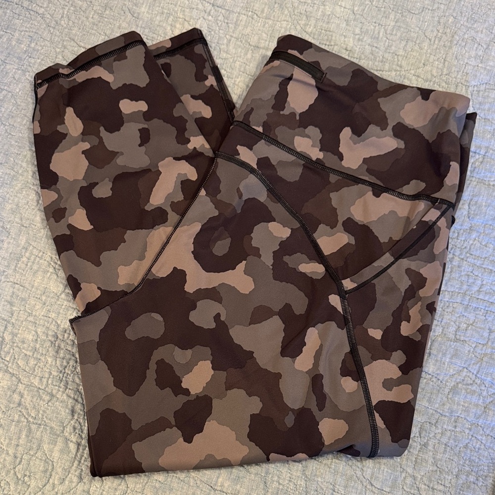 Athleta Lightning Camo 7/8 Tights